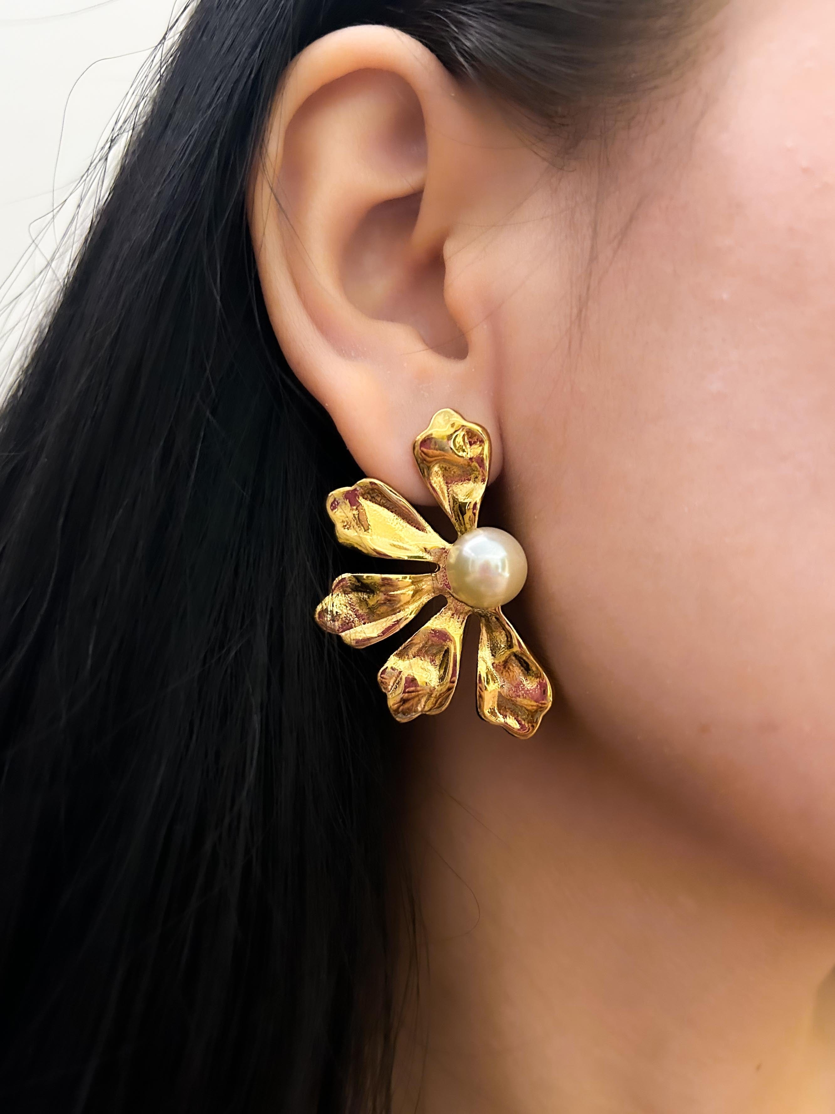 Rekhhta Essentials Earrings Floral Radiance Pearl Earrings