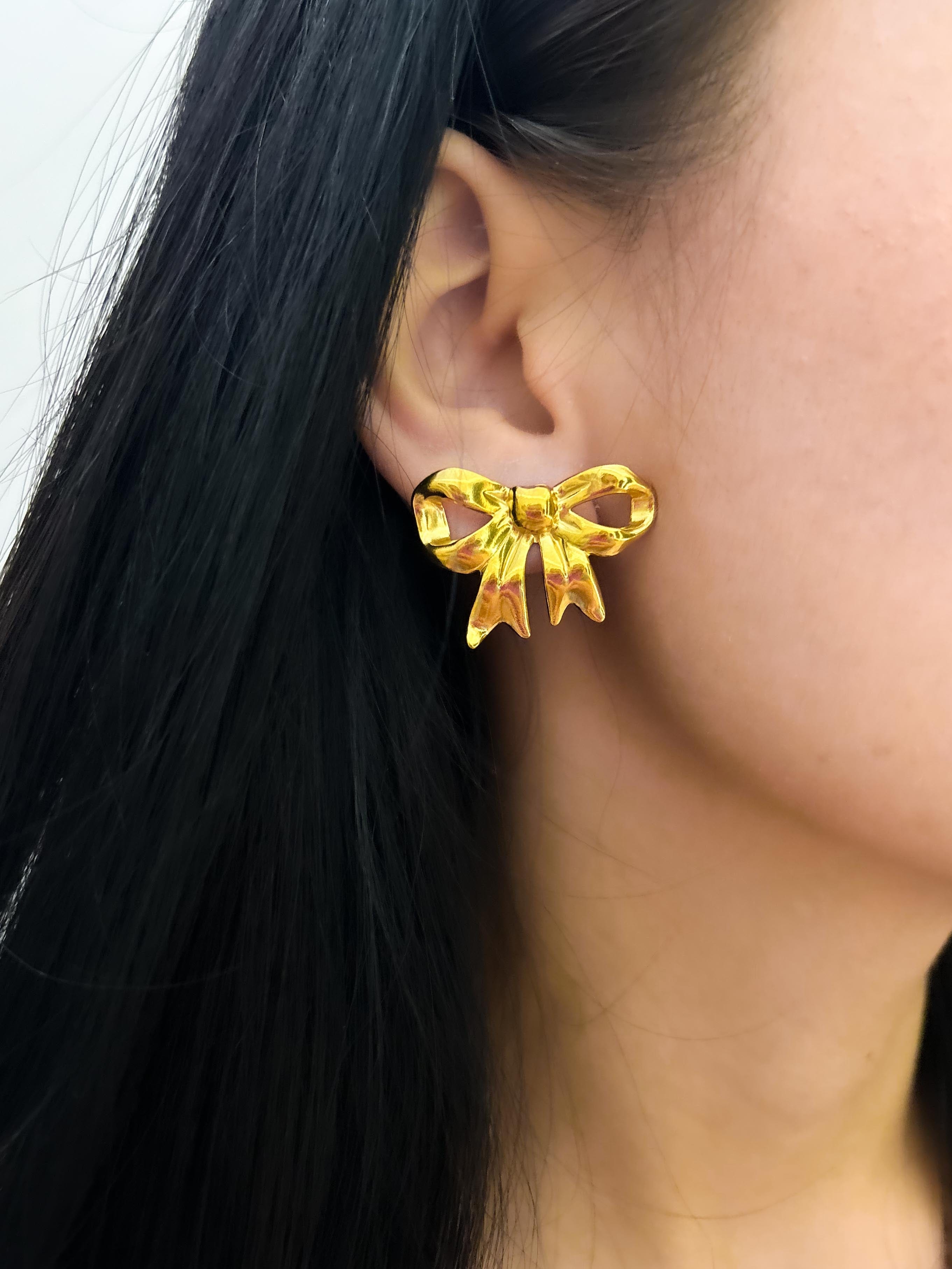 Rekhhta Essentials Earrings Golden Bow Studs Earrings