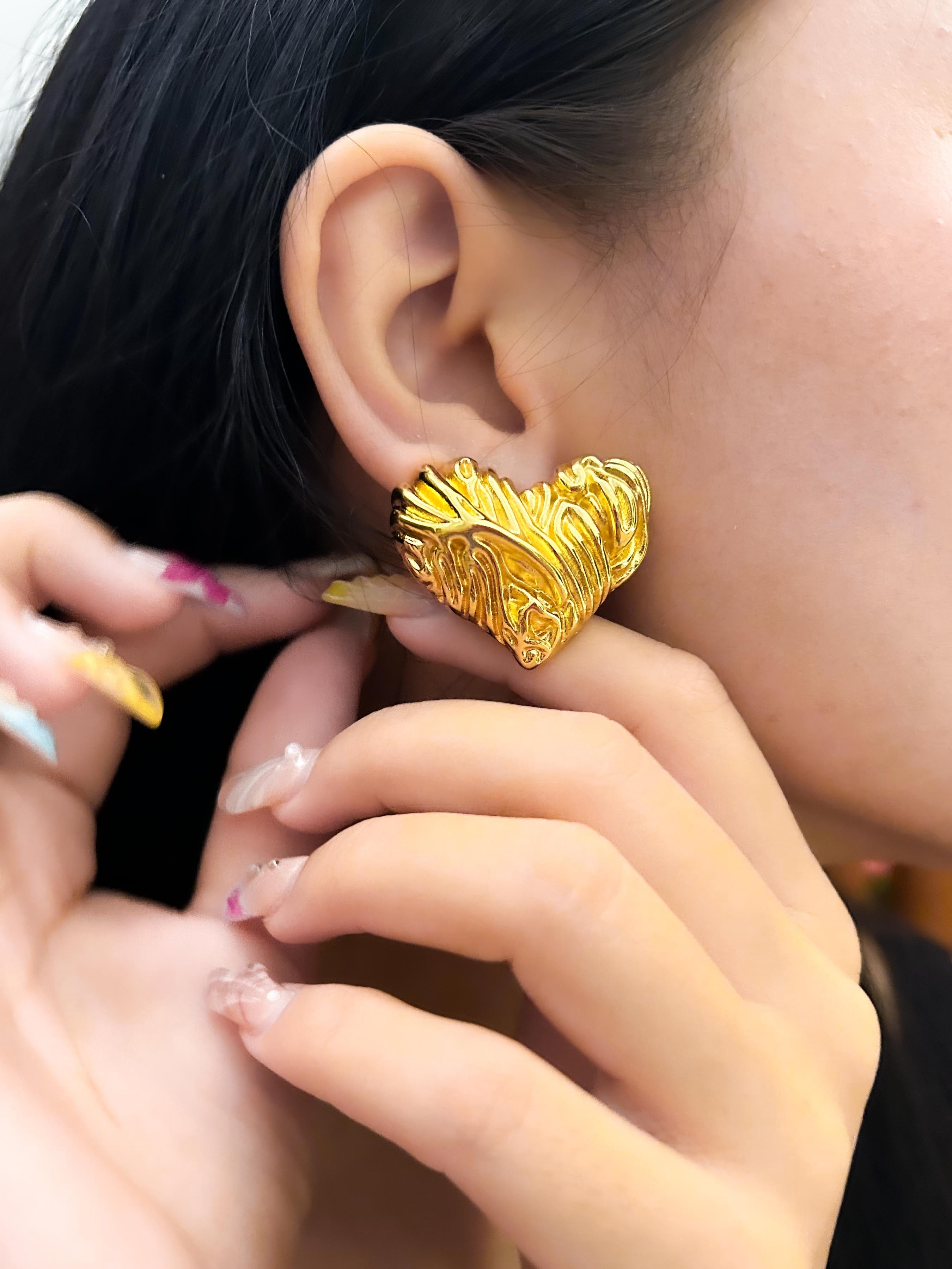 Rekhhta Essentials Earrings Golden Tide Heart Earrings