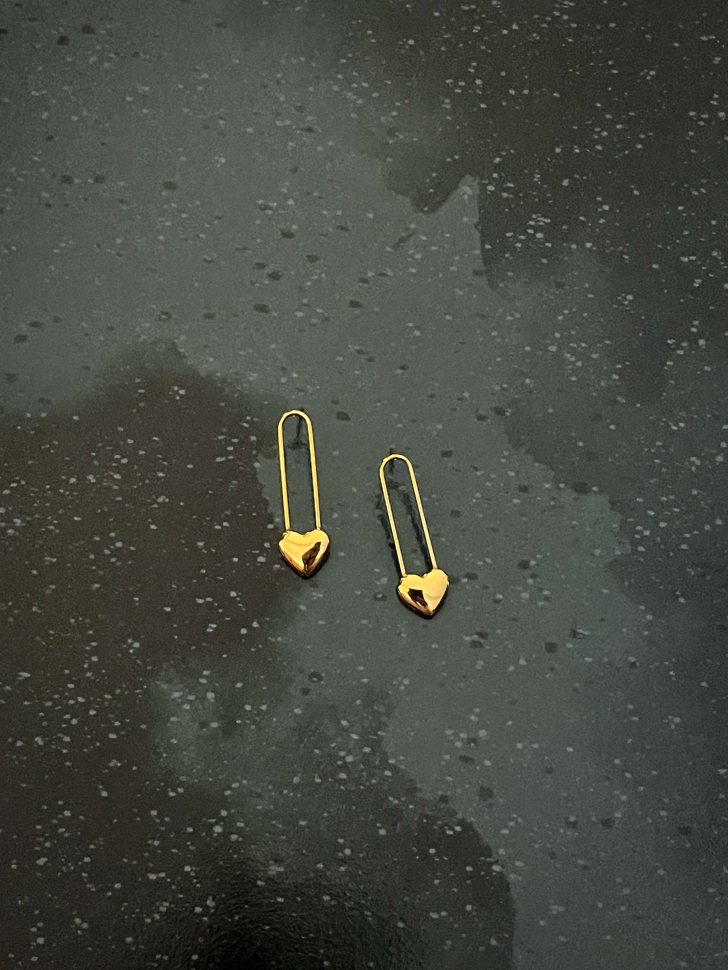 Rekhhta Essentials Earrings Heartline Drop Earrings