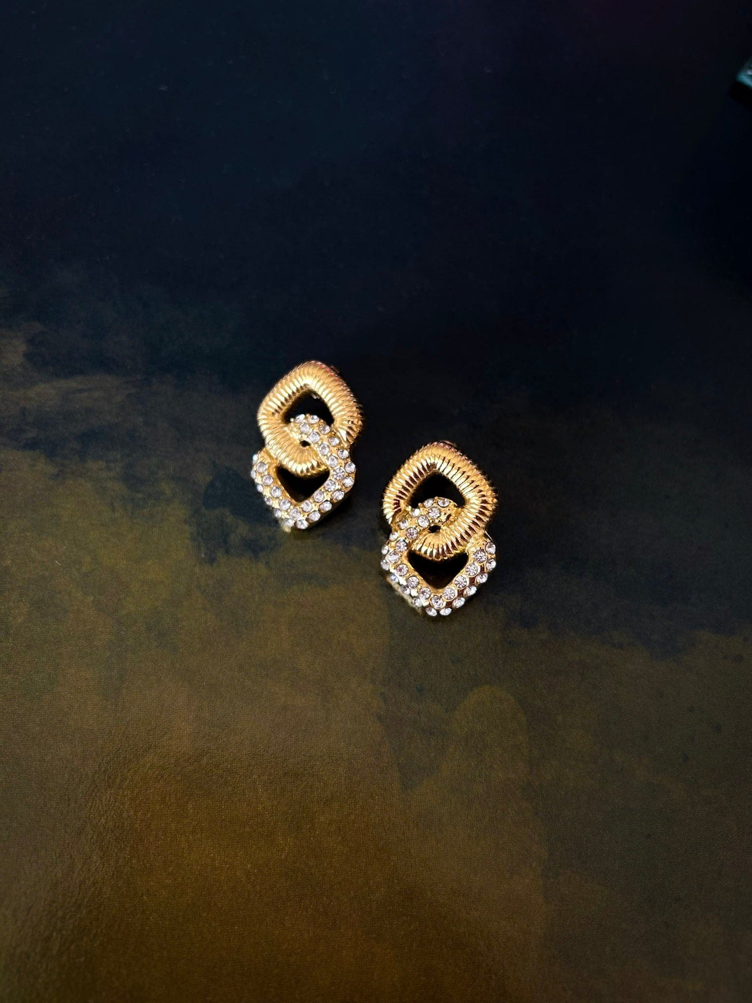 Rekhhta Essentials Earrings Luminous Interlock Earrings