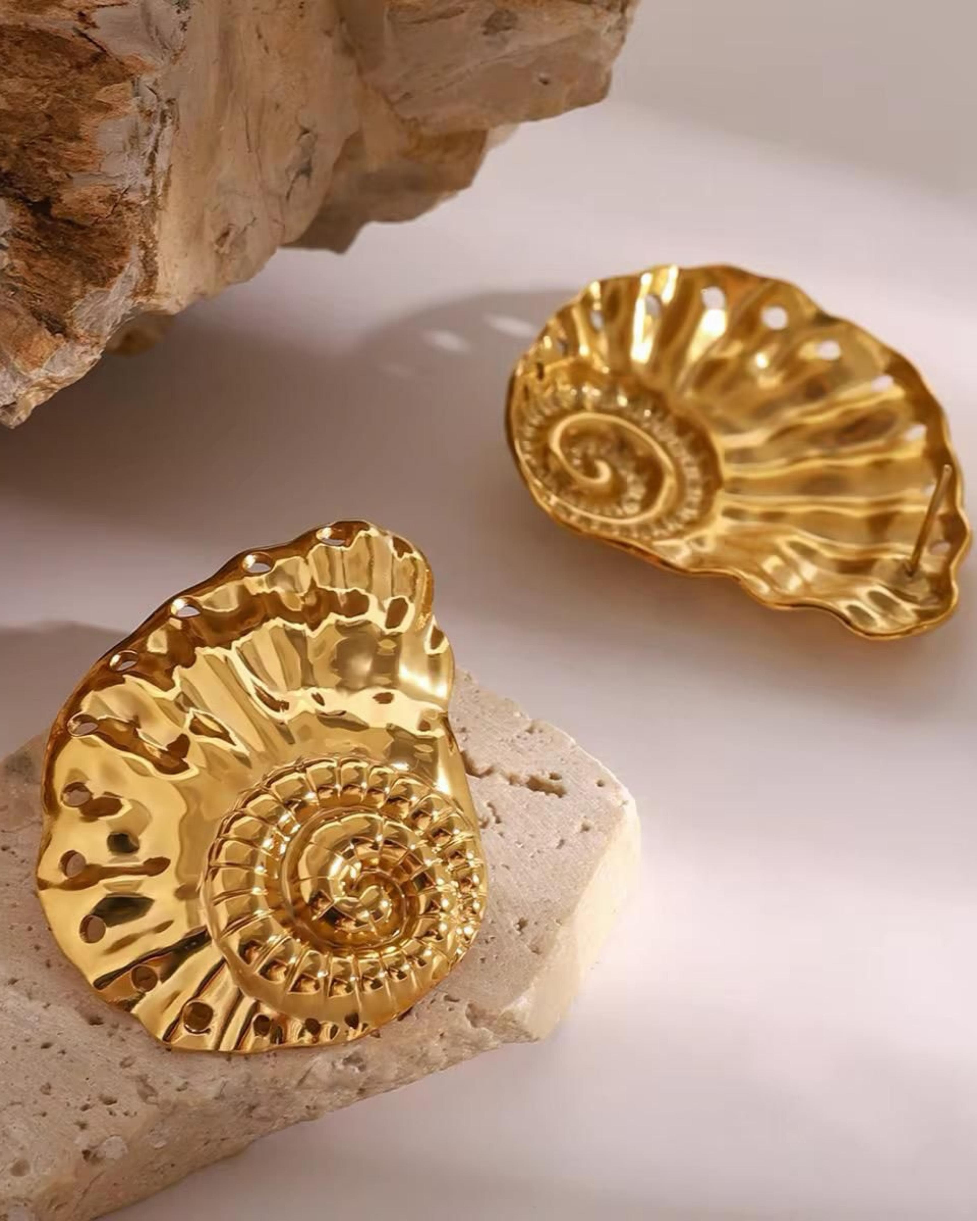 Rekhhta Essentials Earrings Seashell Luxe Earrings