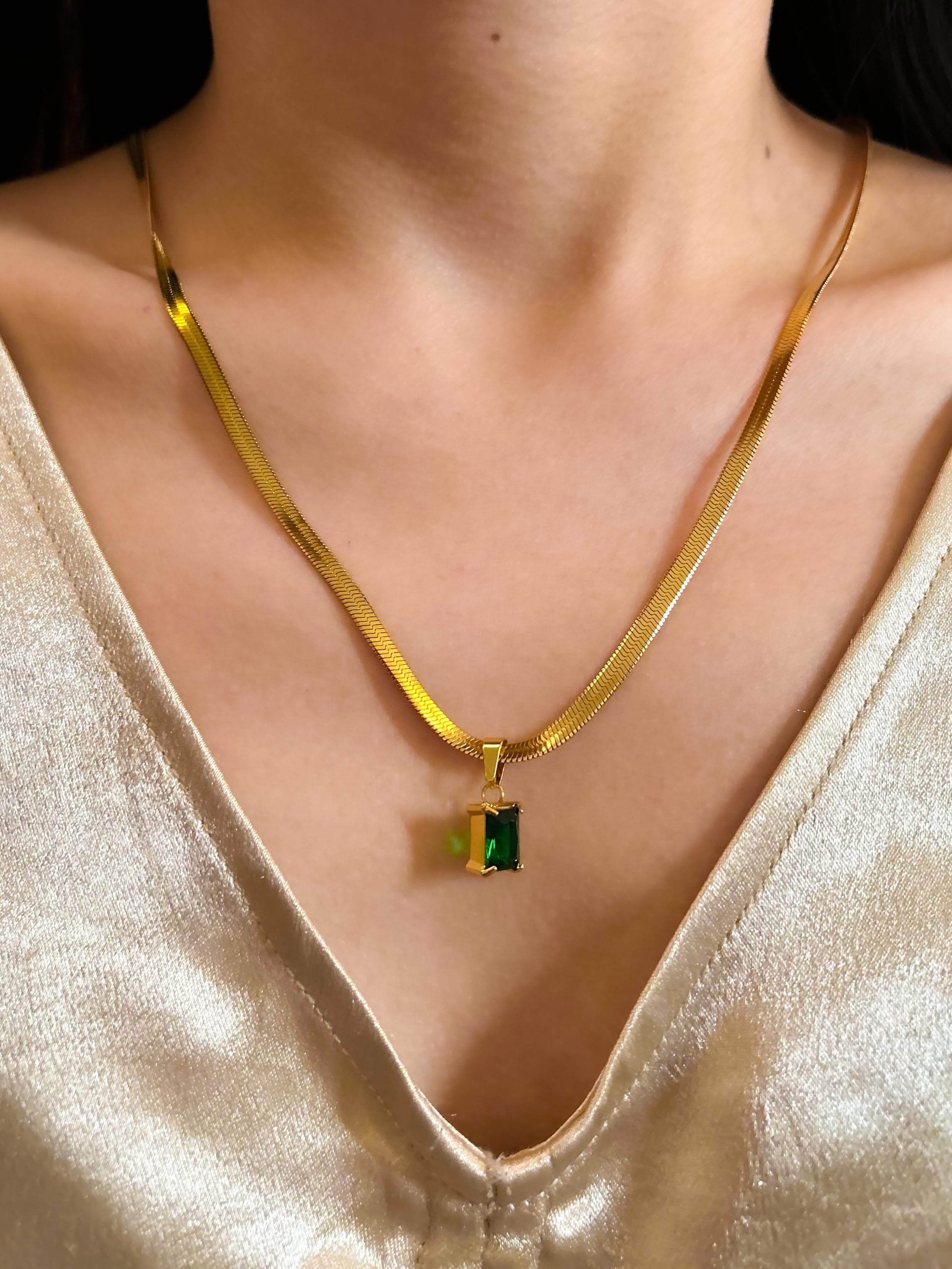 Rekhhta Essentials Necklace Emerald Horizon Necklace